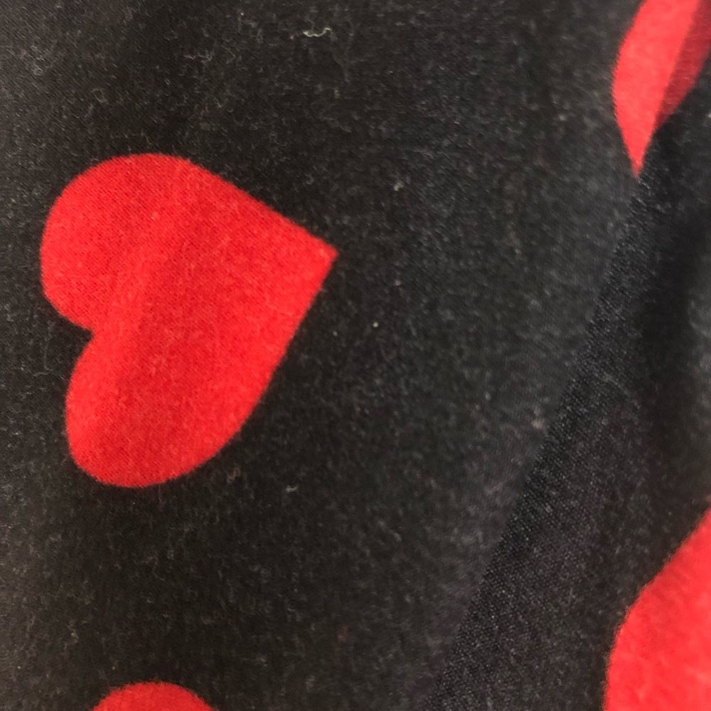 2 Pair of LuLaRoe Leggings Heart Patterns size TC- red&black hearts unavailable - Picture 3 of 4